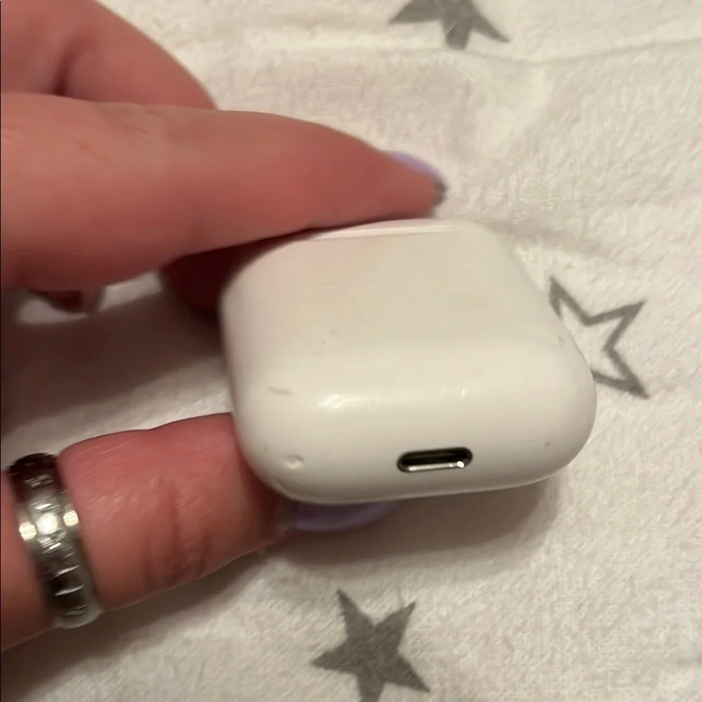 Apple Airpods Charging Case
